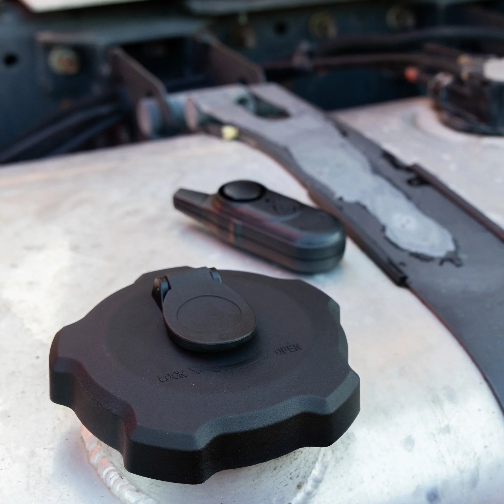 TruckTitan™ - Tapón de depósito Antirrobo con Alarma