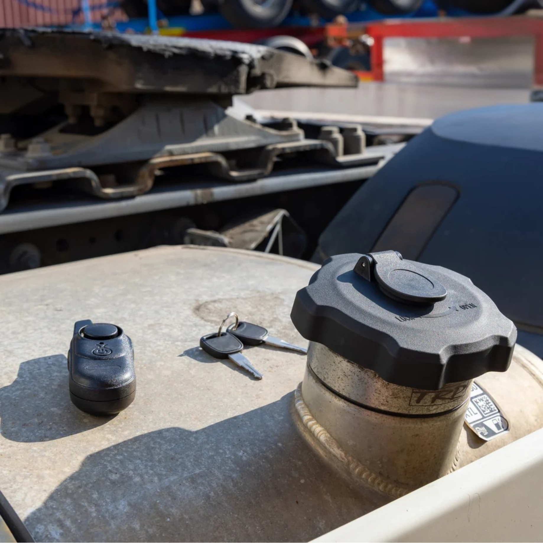 TruckTitan™ - Tapón de depósito Antirrobo con Alarma